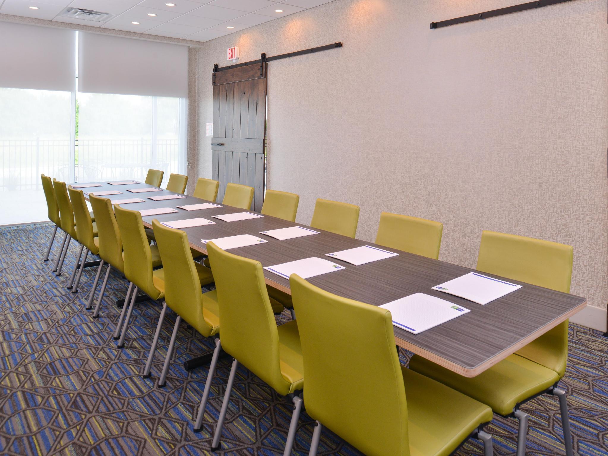 Holiday Inn Express & Suites Omaha Airport By Ihg Carter Lake Εξωτερικό φωτογραφία