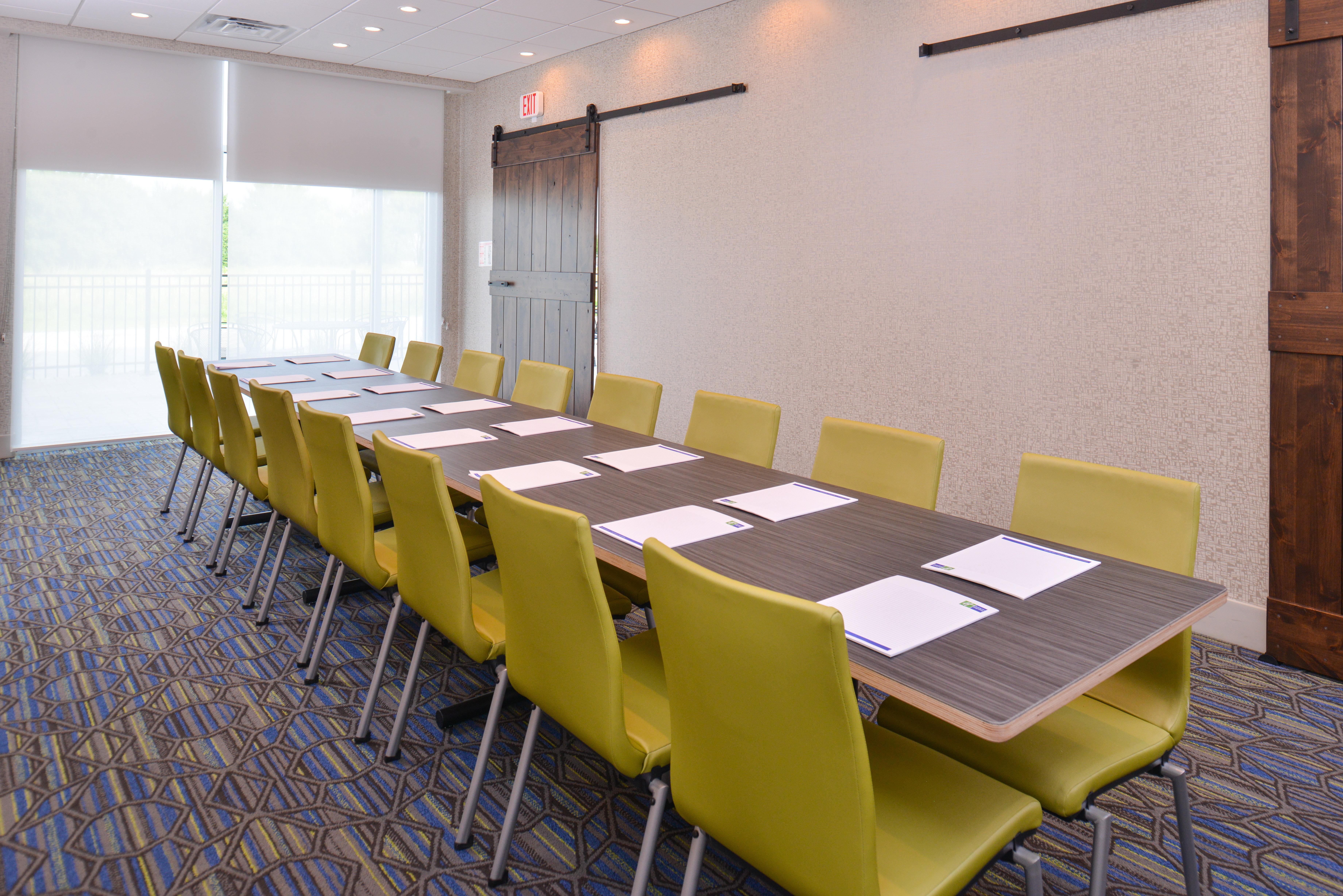 Holiday Inn Express & Suites Omaha Airport By Ihg Carter Lake Εξωτερικό φωτογραφία