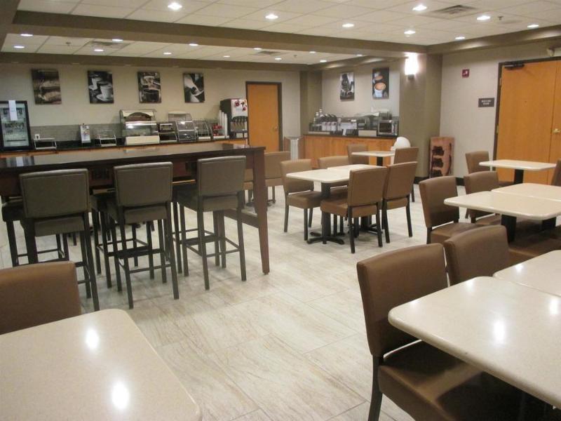 Holiday Inn Express & Suites Omaha Airport By Ihg Carter Lake Εξωτερικό φωτογραφία